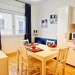Appartamento A Pirri, Via E. Toti. Cagliari. Rosas Rooms.