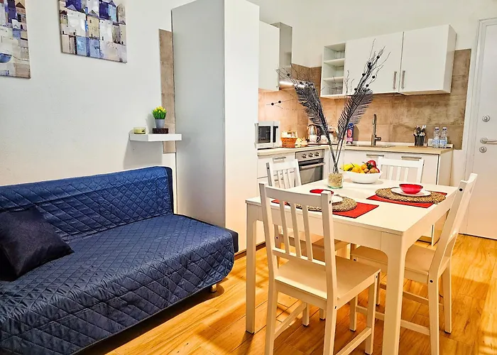 Appartamento A Pirri, Via E. Toti. Cagliari. Rosas Rooms.