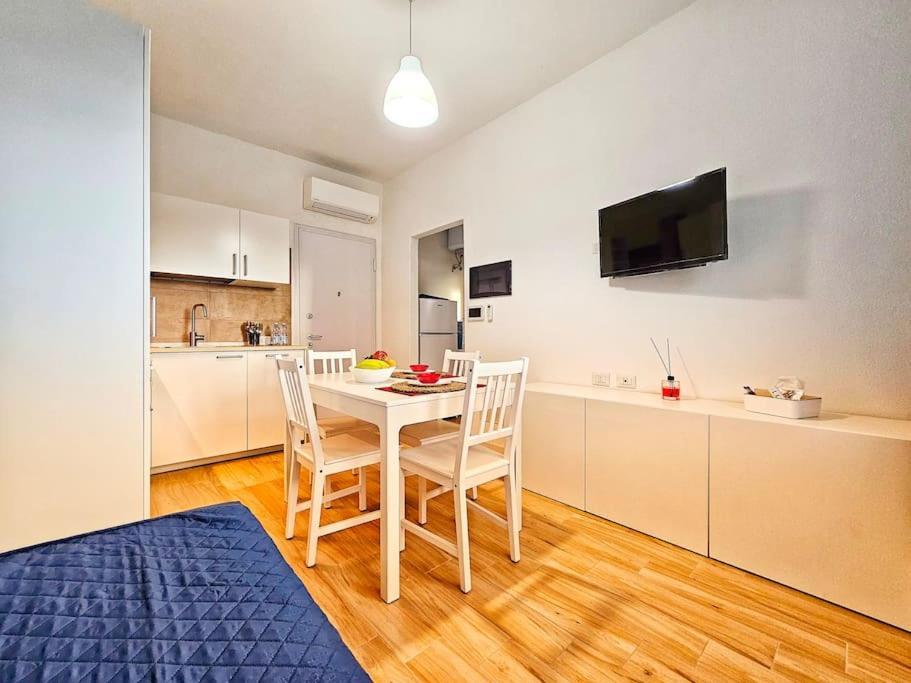 Appartamento A Pirri, Via E. Toti. Cagliari. Rosas Rooms. Cagliari