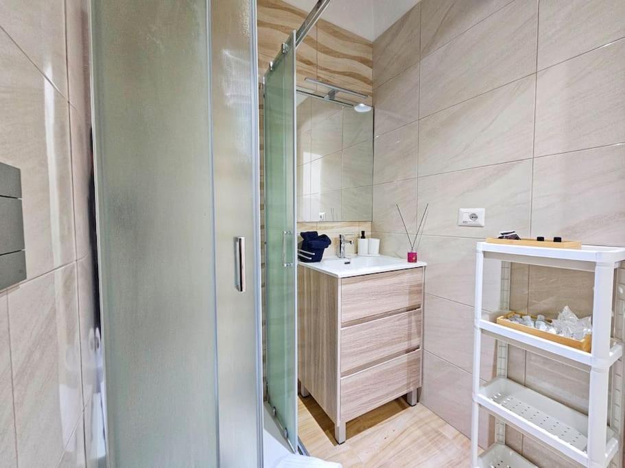 Appartamento A Pirri, Via E. Toti. Cagliari. Rosas Rooms. *