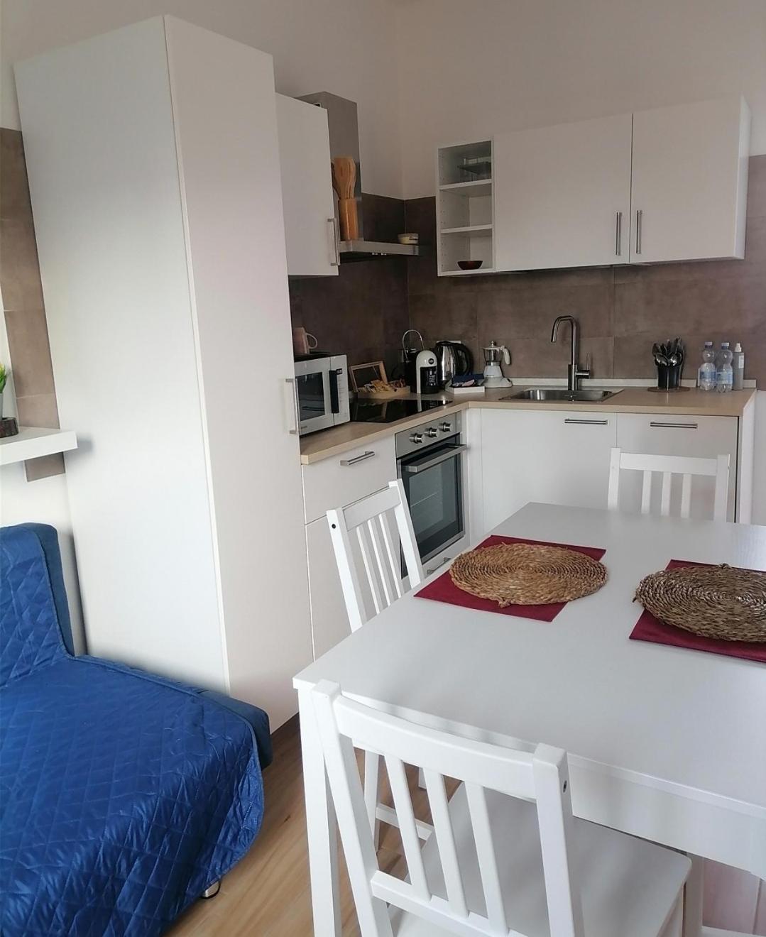 Appartamento A Pirri, Via E. Toti. Cagliari. Rosas Rooms. *