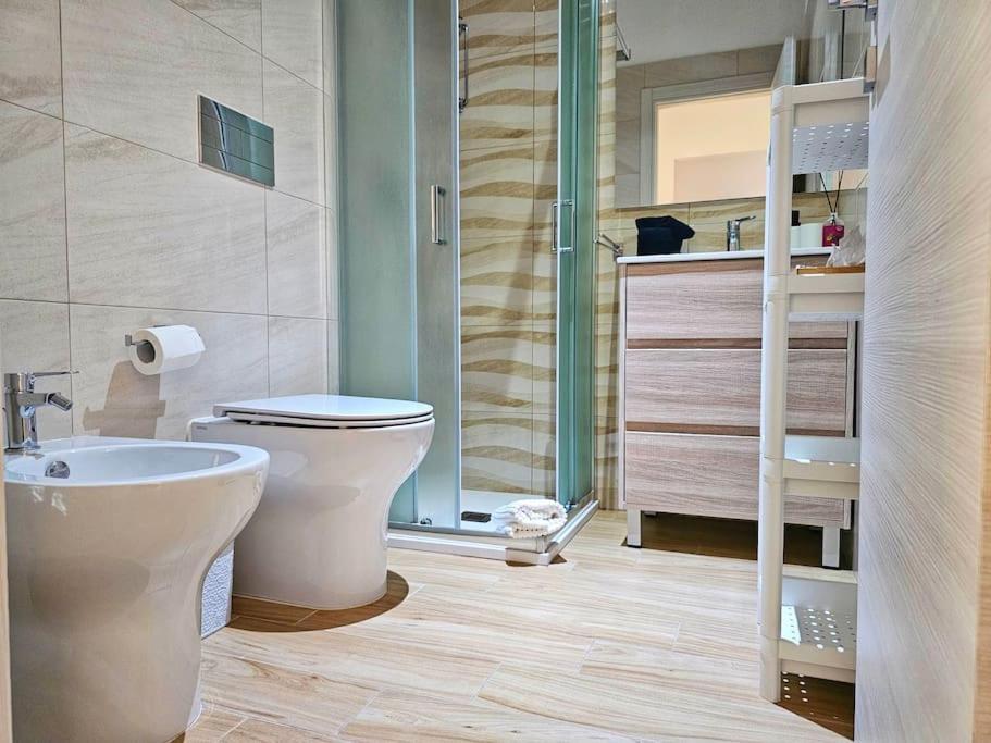 A Pirri, Via E. Toti. Cagliari. Rosas Rooms. Appartamento
