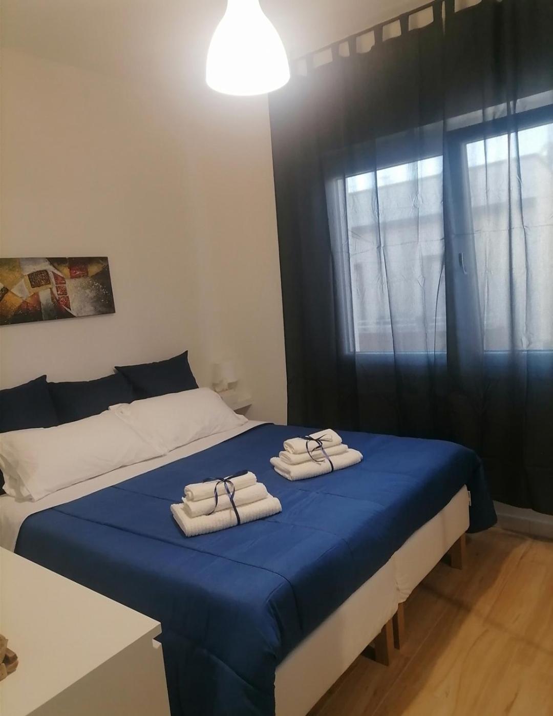 A Pirri, Via E. Toti. Cagliari. Rosas Rooms. Appartamento *