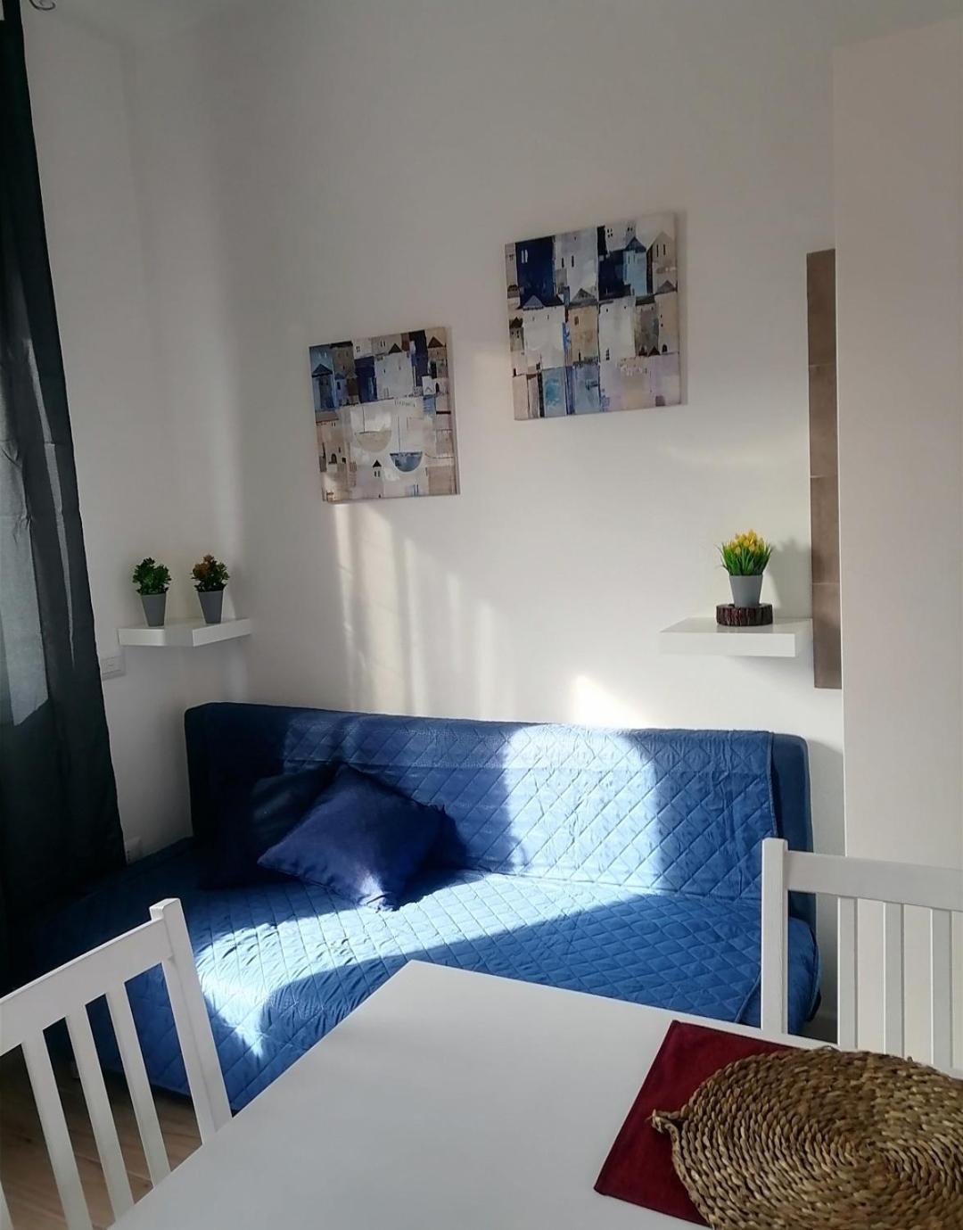 Appartement A Pirri, Via E. Toti. Cagliari. Rosas Rooms.