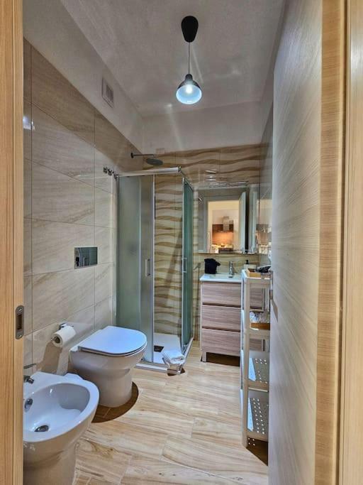 A Pirri, Via E. Toti. Cagliari. Rosas Rooms. Appartamento